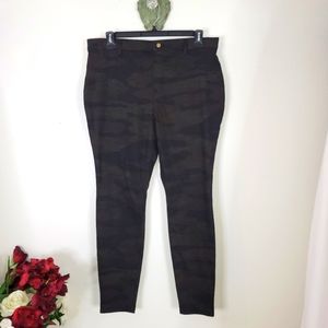 Time and Tru camo Jeggings